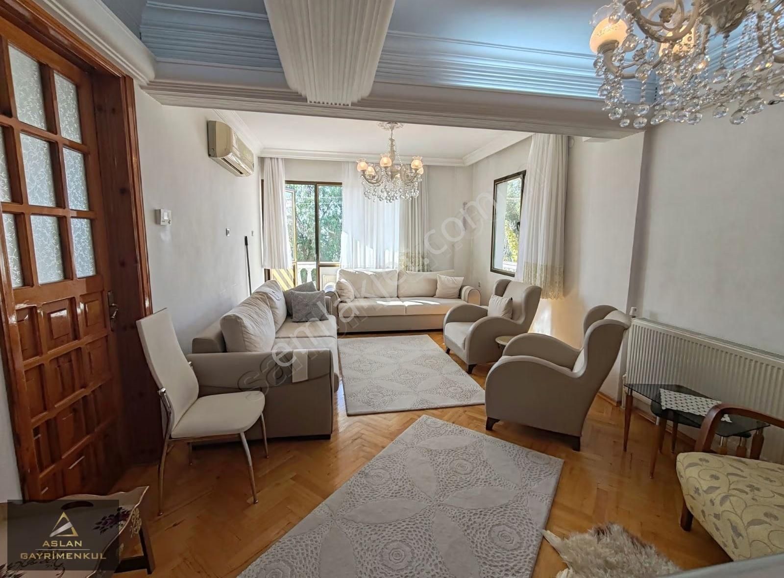 3 Cephe Bahçeli 5 + 2 Villa Kapalı Ve Açık Otoparklı Triplex - Görsel 3