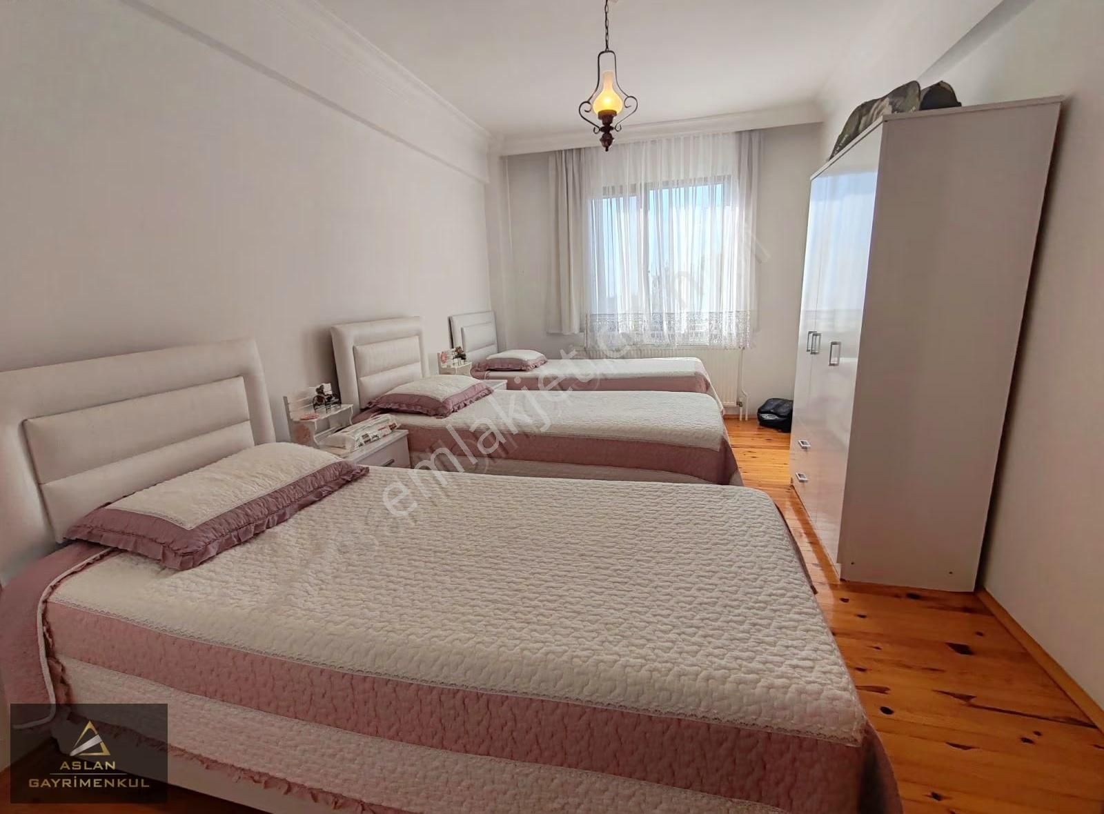 3 Cephe Bahçeli 5 + 2 Villa Kapalı Ve Açık Otoparklı Triplex - Görsel 4