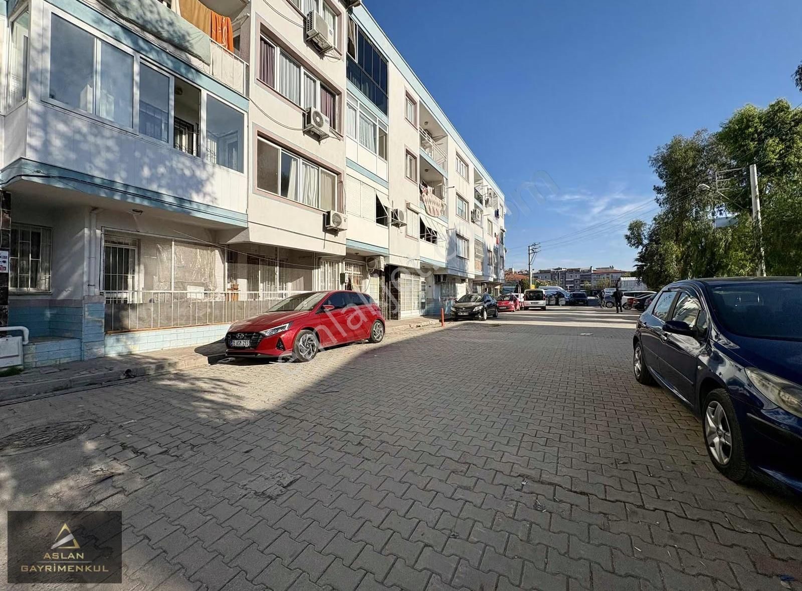 Aslandan Anadolu Caddesi Yakını Satılık 3+1 Daire