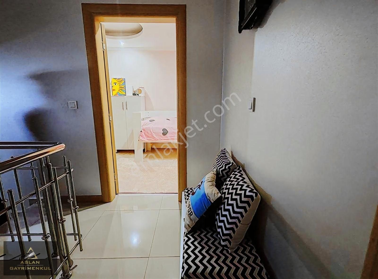 K.yaka Şömine Teras Asansör Doğalgaz Otopark 180 M2 Dublex Daire - Görsel 15