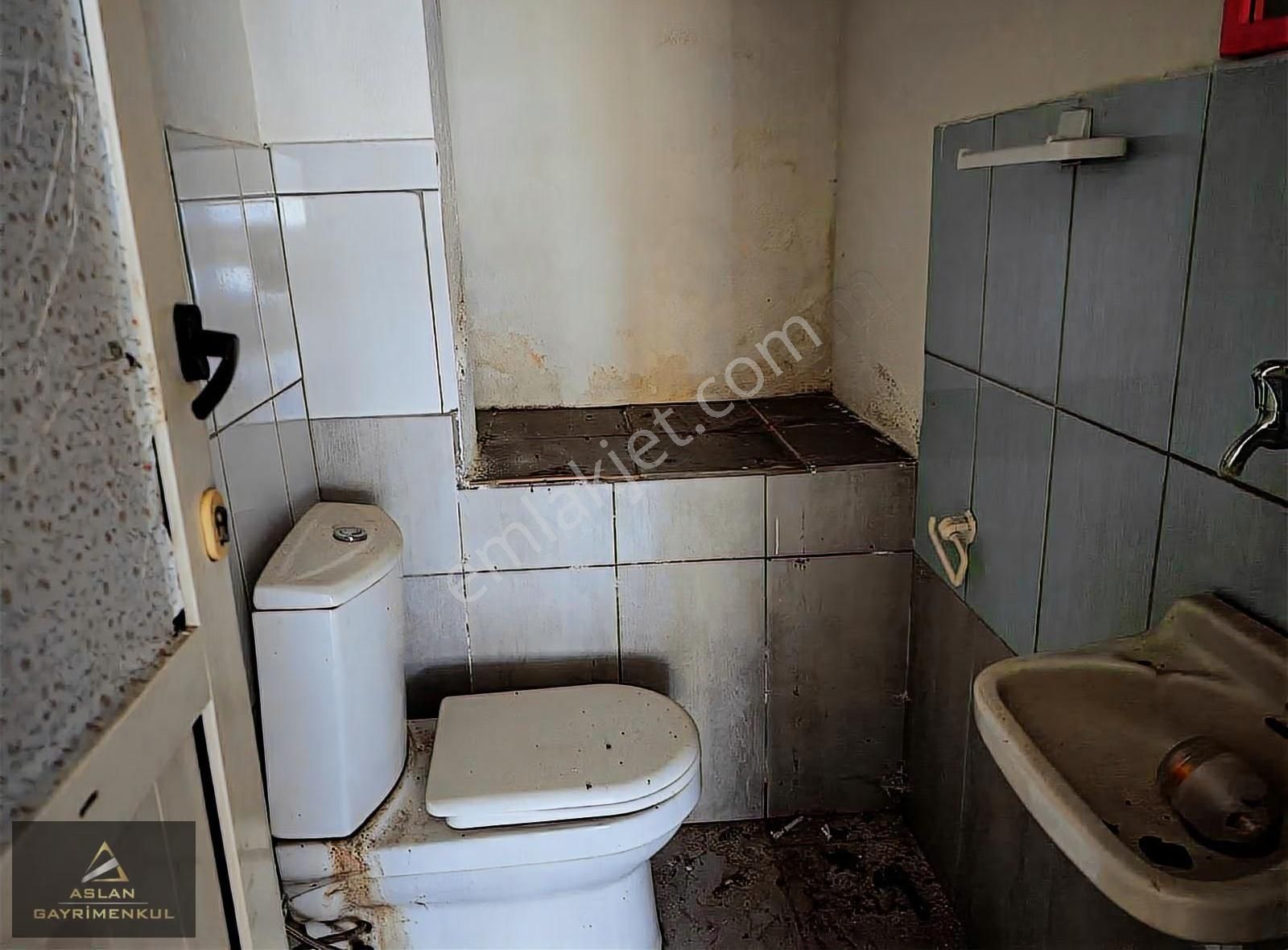 Çiğli Köyici Mevkii Kiralık Dukkan - Görsel 3