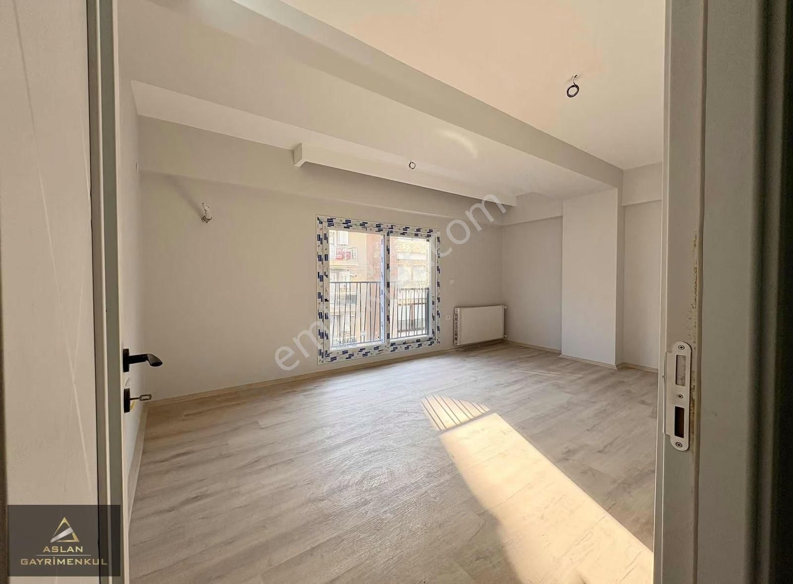 Aslandan Yeni Girne Caddesi Yakını Satılık Sıfır Daire