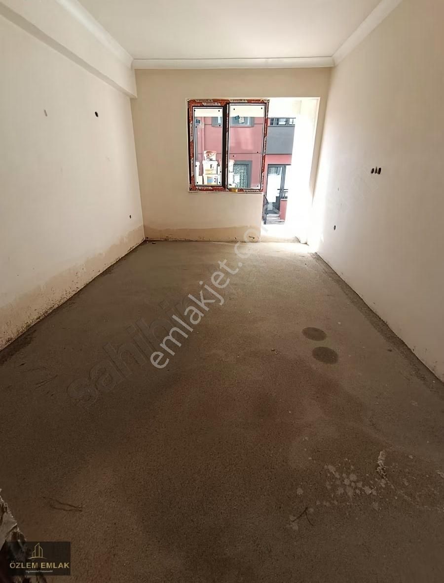 Özlem' Den 600 Evler Mahallesinde 3+1 Bahçeli Satılık Lüx Daire - Görsel 2