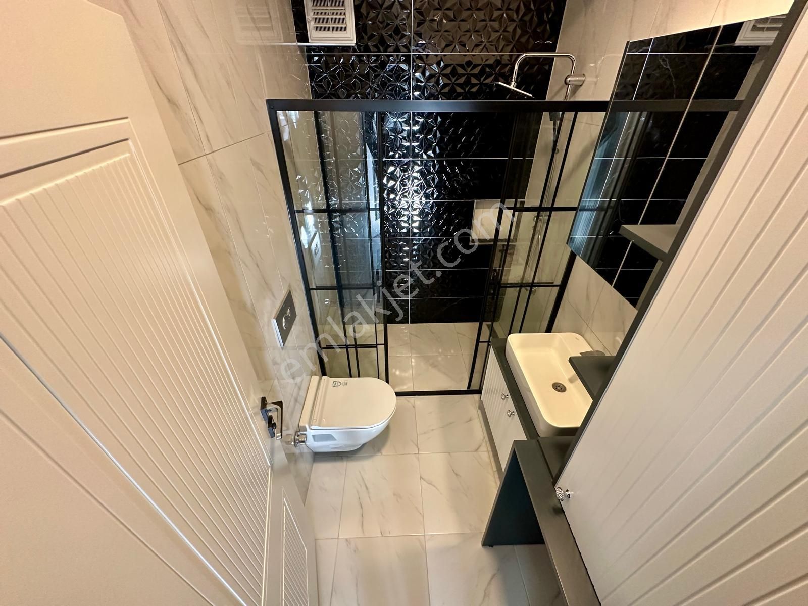 ꧁akçay Ay Emlak'tan꧂burhaniye Ören Bahçelievler'de Şık Tasarım Köşe Ön Cephe Satılık 1+1 Lüks Daire - Görsel 17