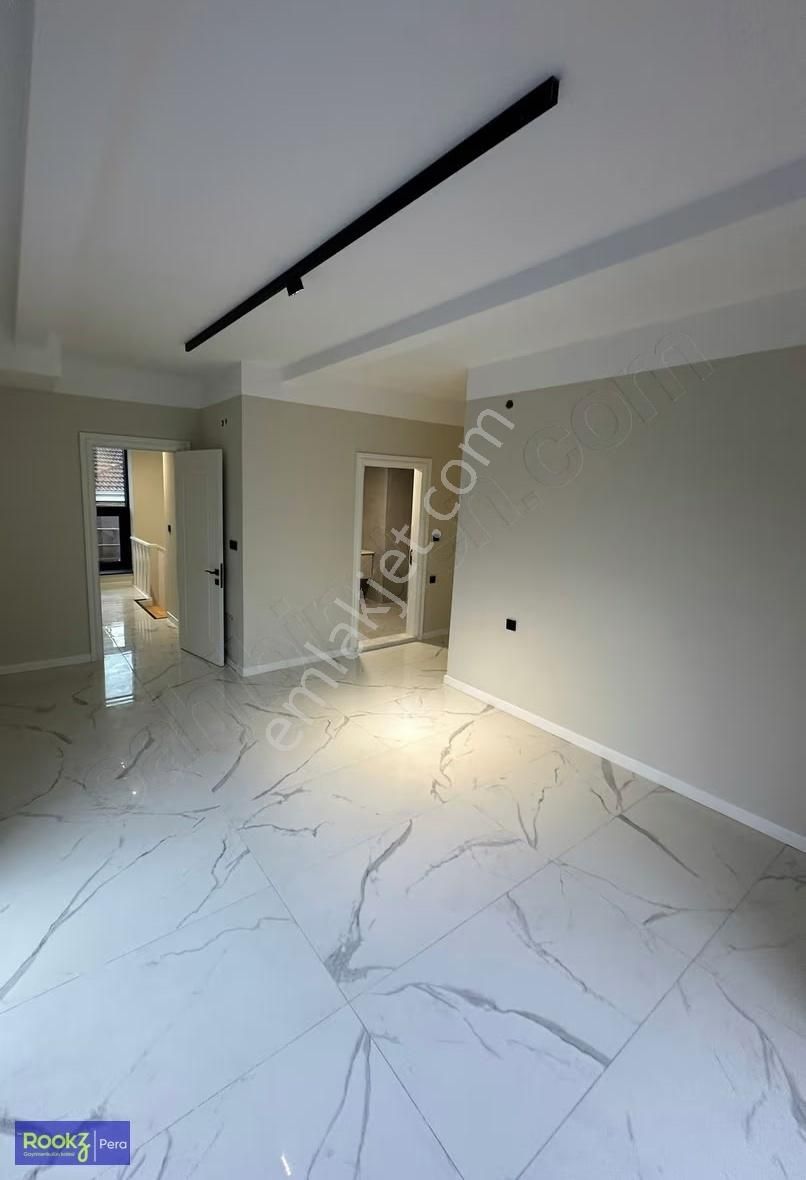 Serdivan Bahçelievlerde Prestijli Konumda, Teraslı 4+1 Villa - Görsel 6