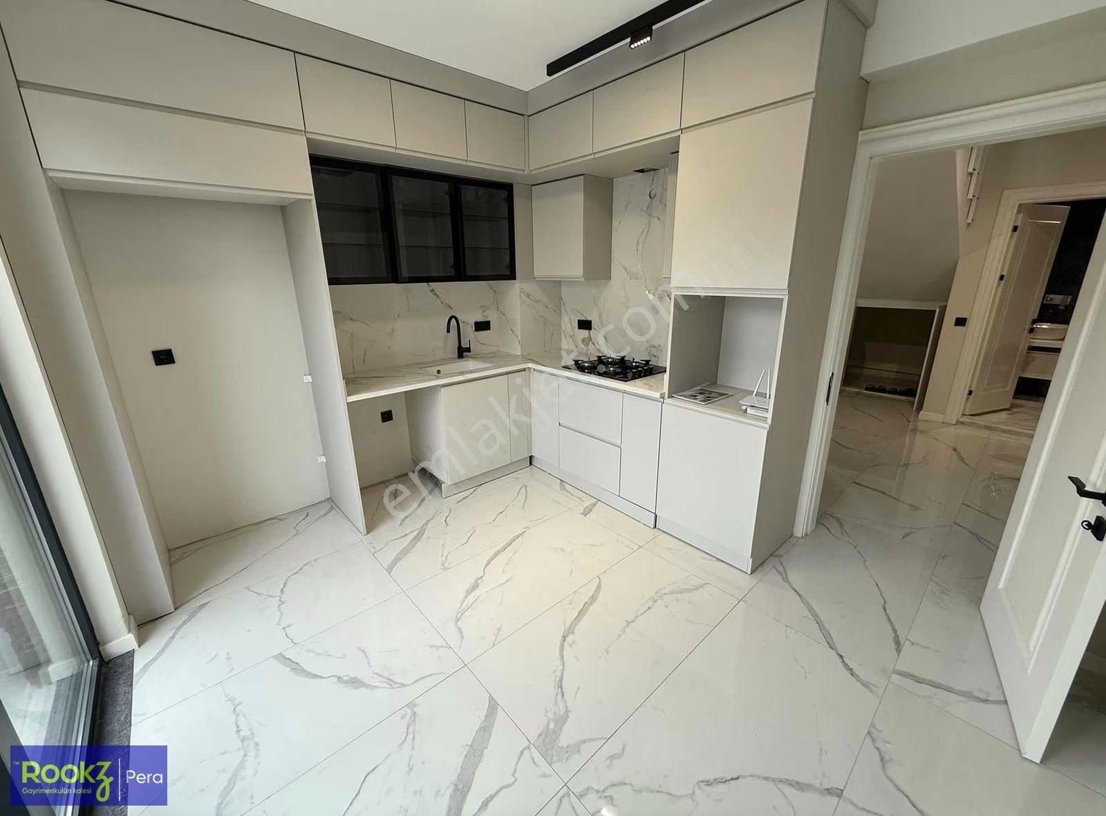 Serdivan Bahçelievlerde Prestijli Konumda, Teraslı 4+1 Villa - Görsel 25