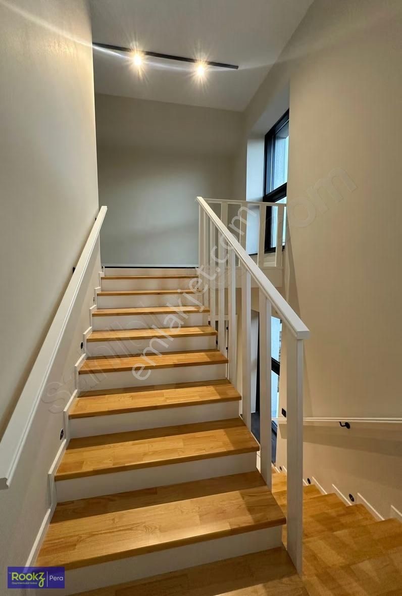 Serdivan Bahçelievlerde Prestijli Konumda, Teraslı 4+1 Villa - Görsel 12