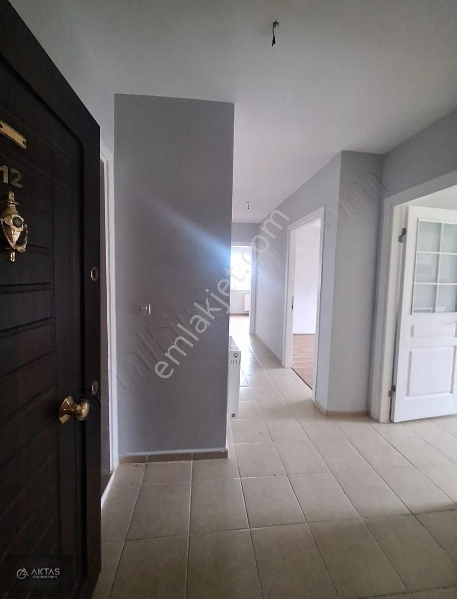 Korucukta Site İçi Acil Satılık 2+1 Daire - Görsel 4