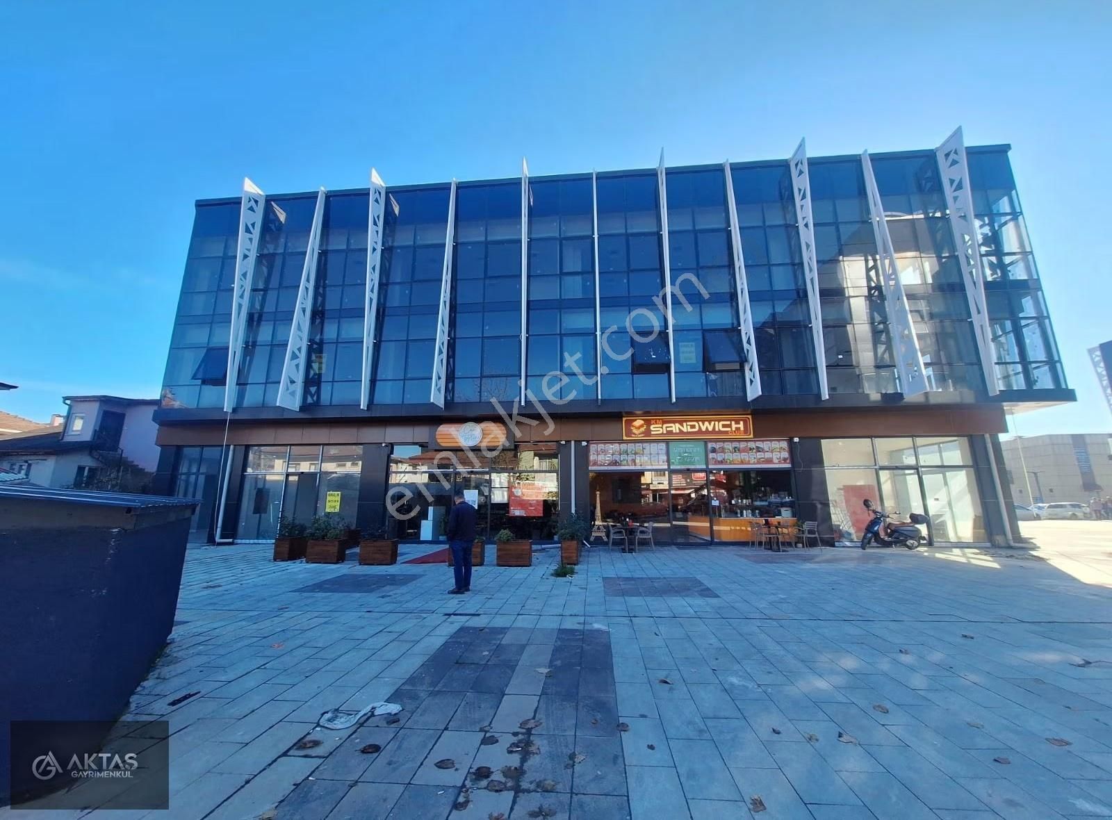 Adapazarı Eğitim Araştırma Hastanesi Yanı Kiralık Sıfır Dükkan - Görsel 1