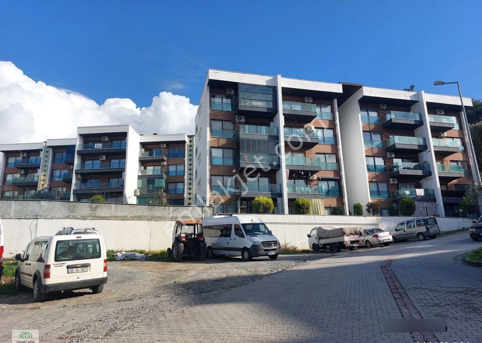 Kuşadası'nda Havuzlu St Doğalgazlı Arakat 2+1 Satılık Rezidans - Görsel 12