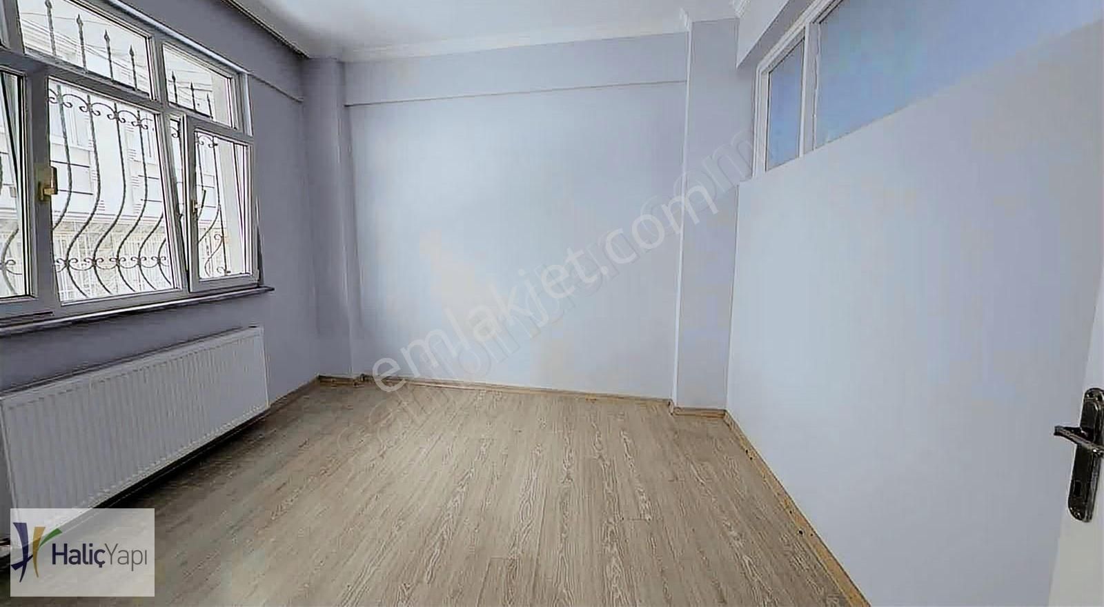 Perpa Metrobüse Ve Hastaneye Yakın Kiralık 1+1