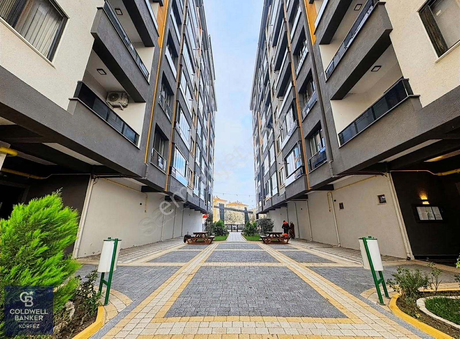 Edremit Kadıköy'de,lüks Site İçinde,ara Kat 2+1 Ultra Lüks Daire - Görsel 5