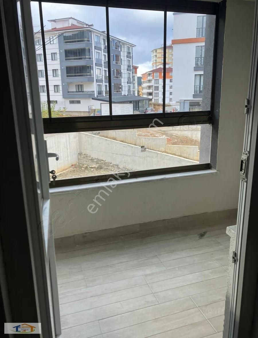Bizim Emlaktan Tosya Yolunda Rota Yapıda Kiralık 2+1 Daire - Görsel 2