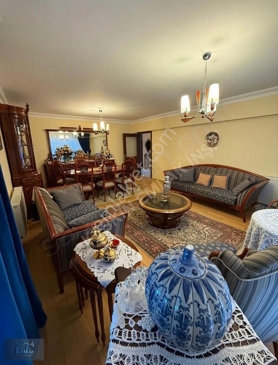 Kafeler Caddesinde Havuzlu Site İçi Doğalgazlı Cambalkonlu 3+1 - Görsel 28