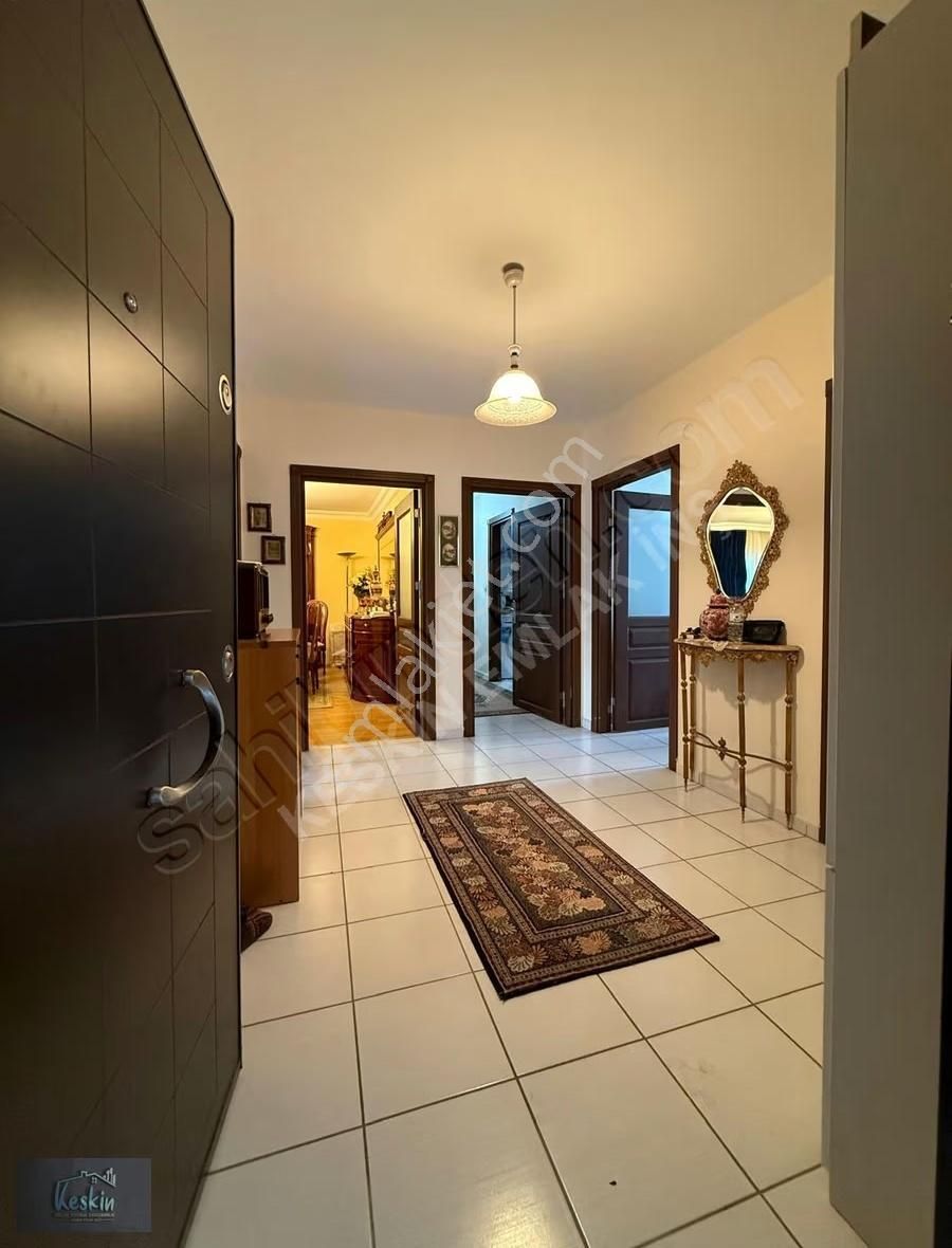 Kafeler Caddesinde Havuzlu Site İçi Doğalgazlı Cambalkonlu 3+1 - Görsel 3