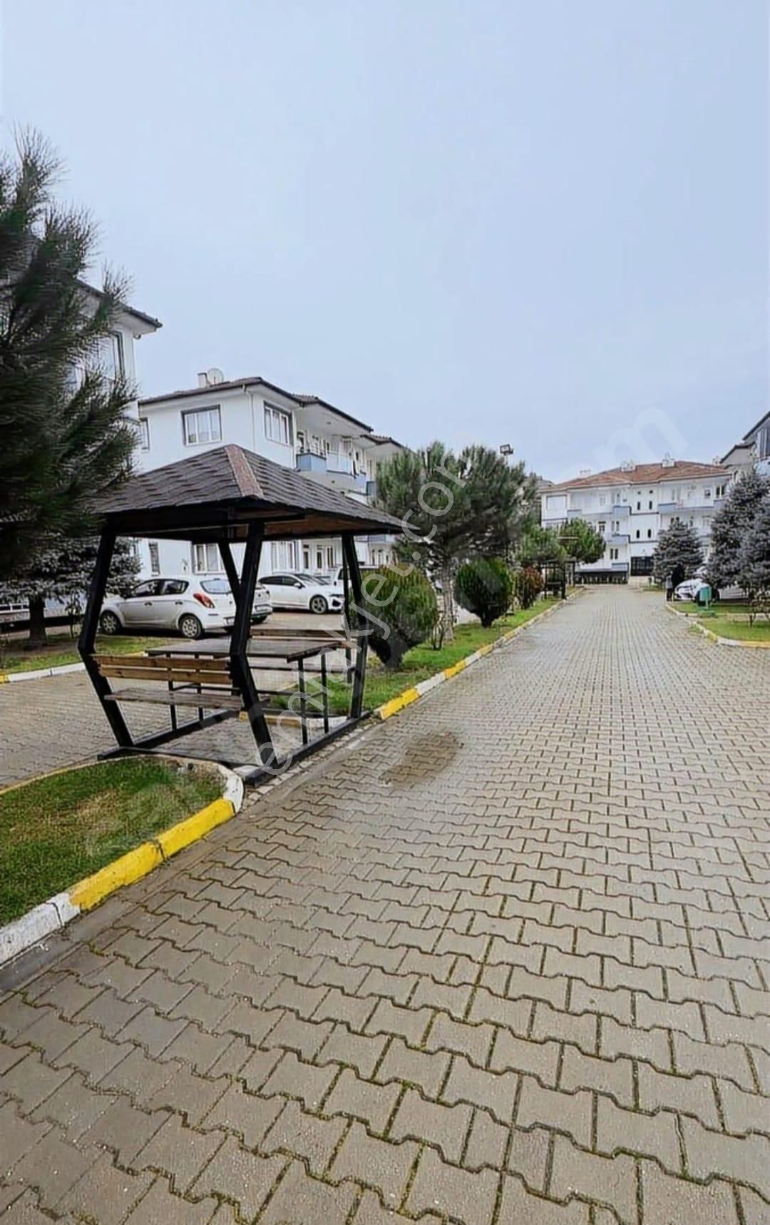 İnegöl Alanyurt'un Merkezi Konumunda, Ferah Ve Kullanışlı Daire - Görsel 4