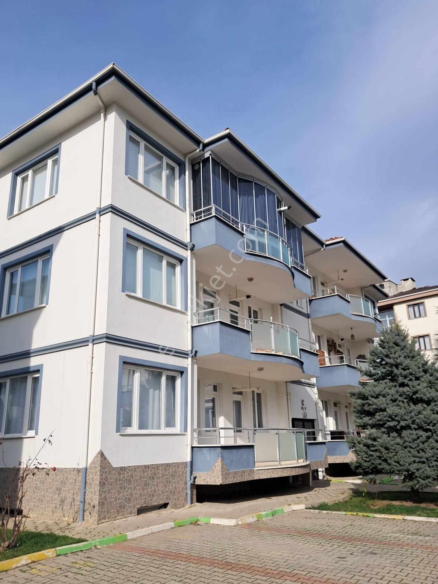 İnegöl Alanyurt'un Merkezi Konumunda, Ferah Ve Kullanışlı Daire