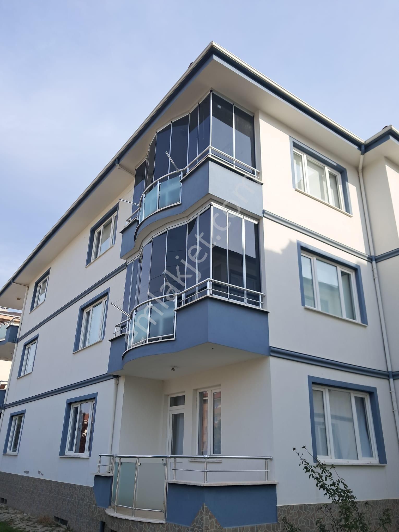 İnegöl Alanyurt'un Merkezi Konumunda, Ferah Ve Kullanışlı Daire - Görsel 2