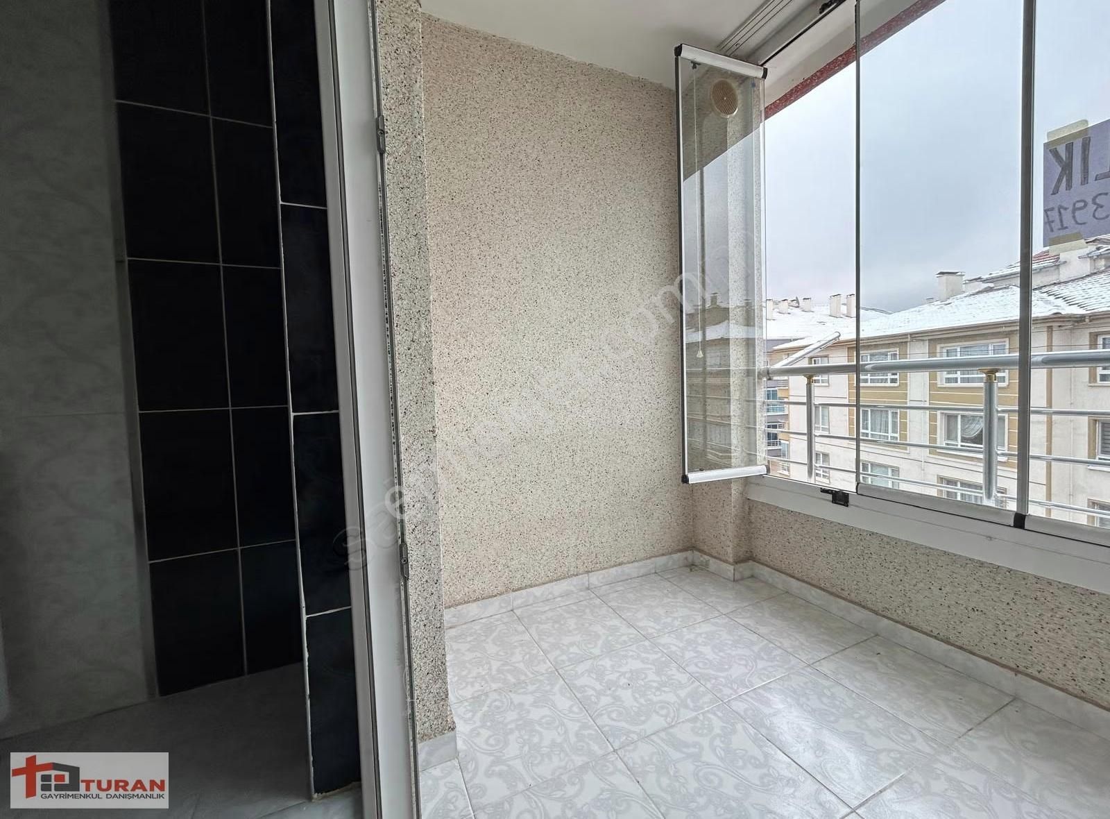 Yükseltepe'de Ara Katta Yapılı 3+1 Vestiyerli Kiralık Dair** - Görsel 16