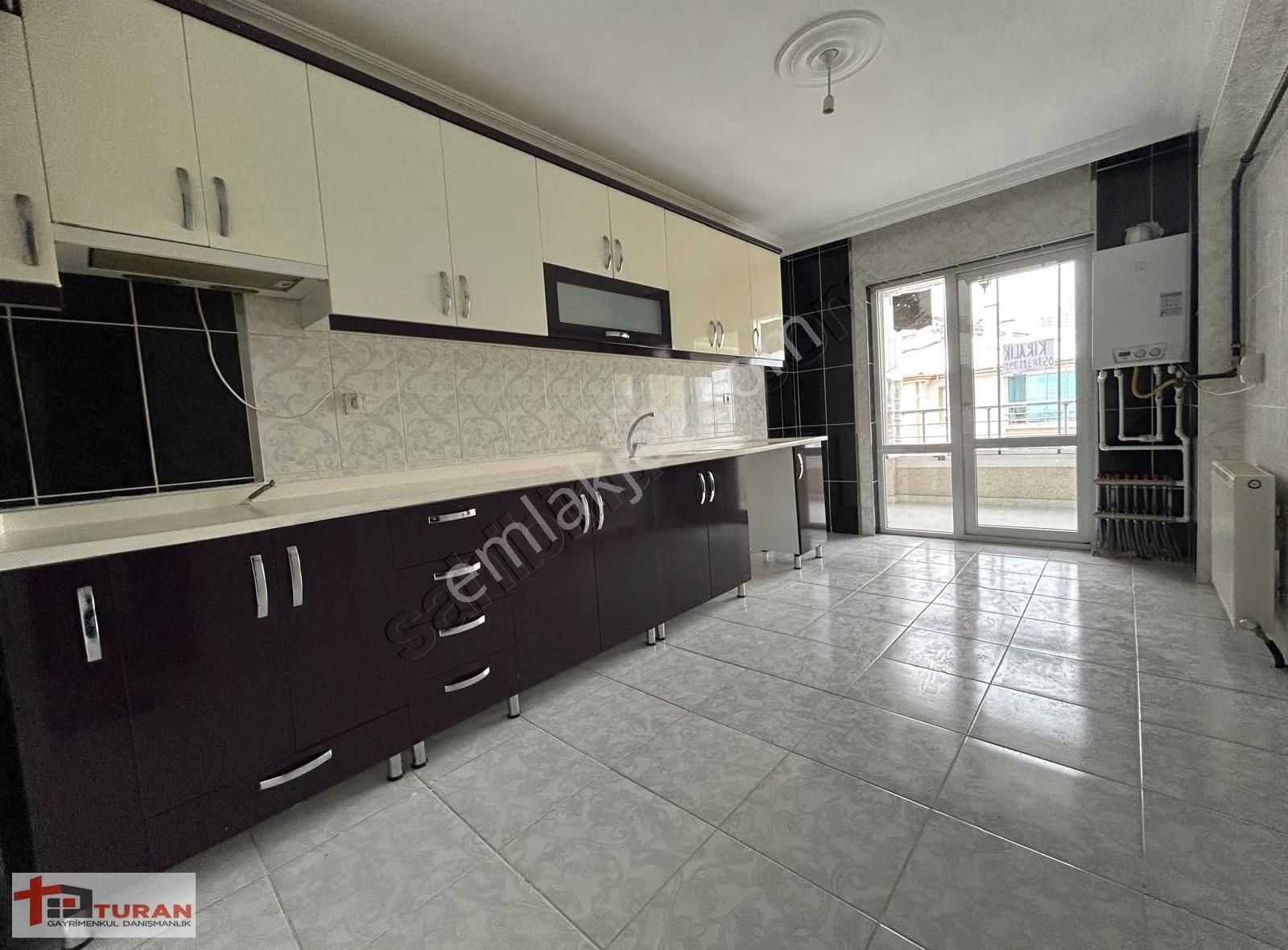 Yükseltepe'de Ara Katta Yapılı 3+1 Vestiyerli Kiralık Dair**