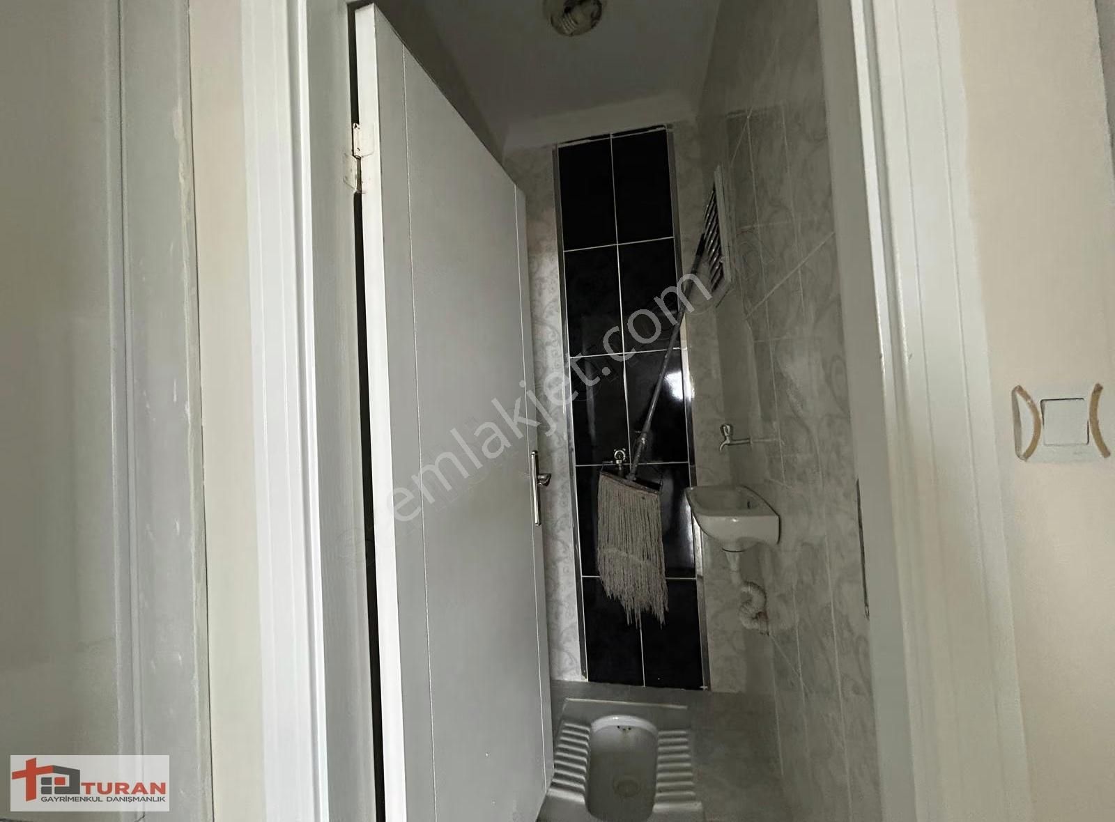 Yükseltepe'de Ara Katta Yapılı 3+1 Vestiyerli Kiralık Dair** - Görsel 29