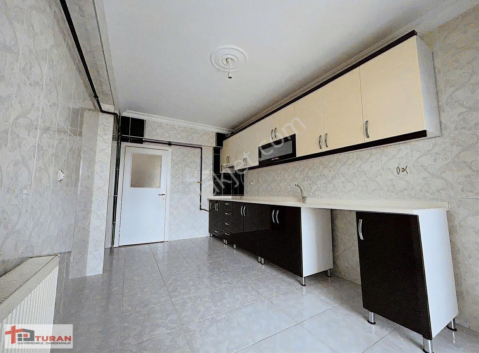 Yükseltepe'de Ara Katta Yapılı 3+1 Vestiyerli Kiralık Dair** - Görsel 14