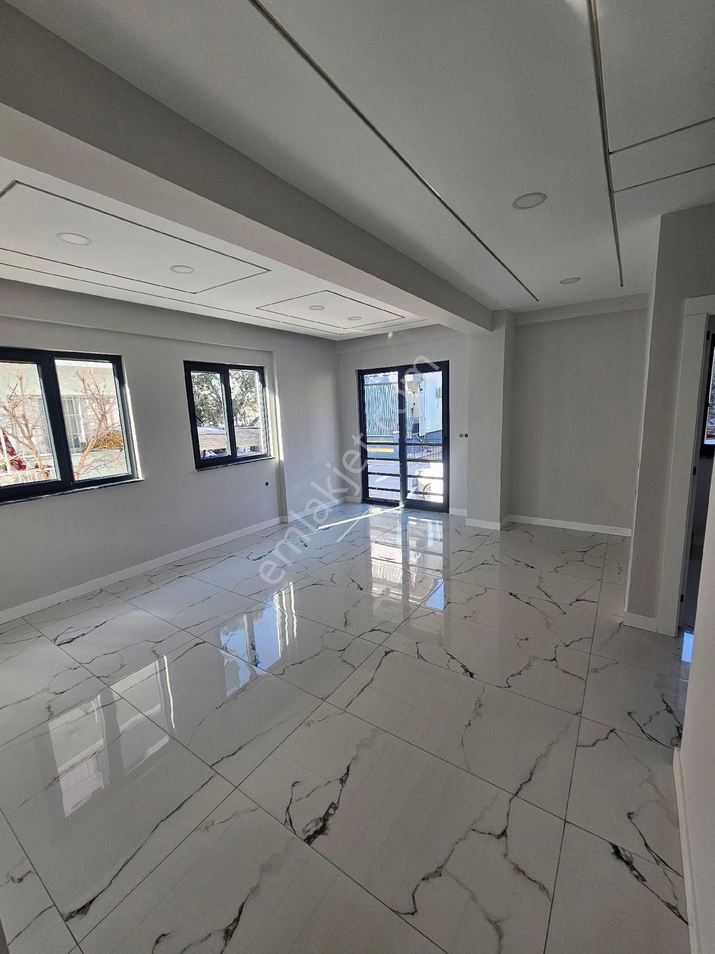 Yüksek Giriş Bahçeli Daire