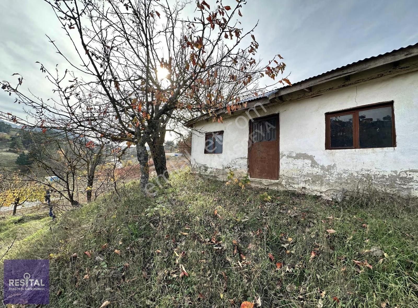 Orhaneli Göynükbelende Satılık Ana Asfalta Cephe Manzaralı Bahçe