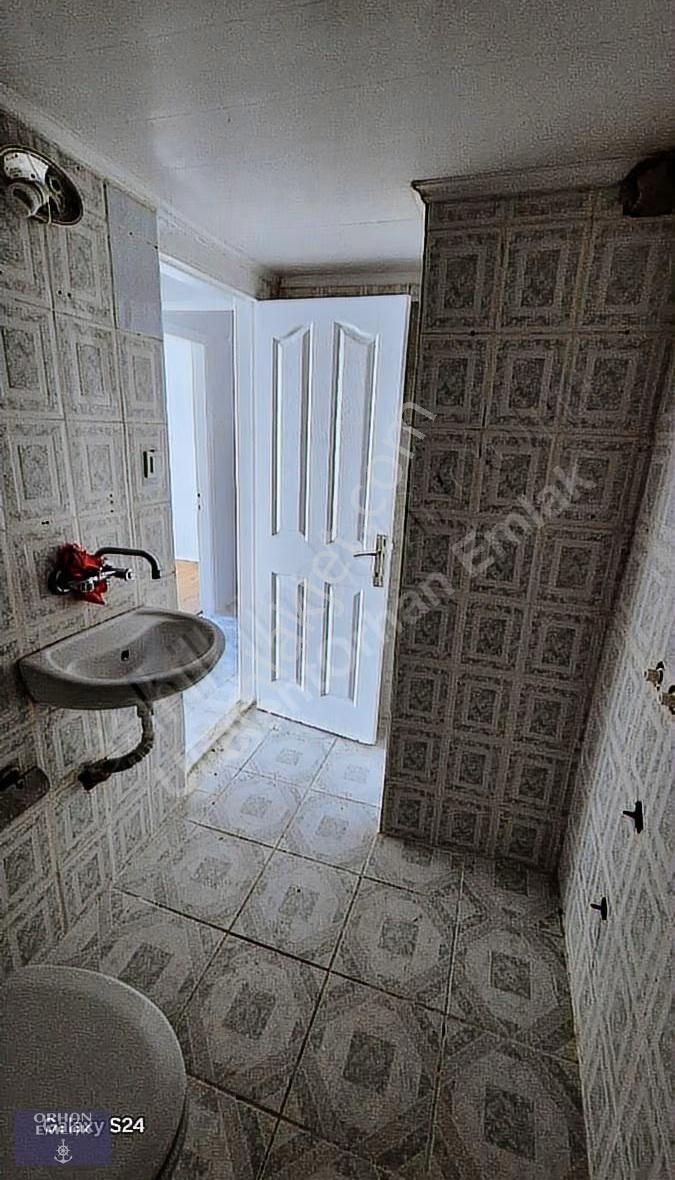 Orhan,dan Çiğli Cumhuriyet Mahallesin,de Arakat Boş 3+1 Daire - Görsel 2