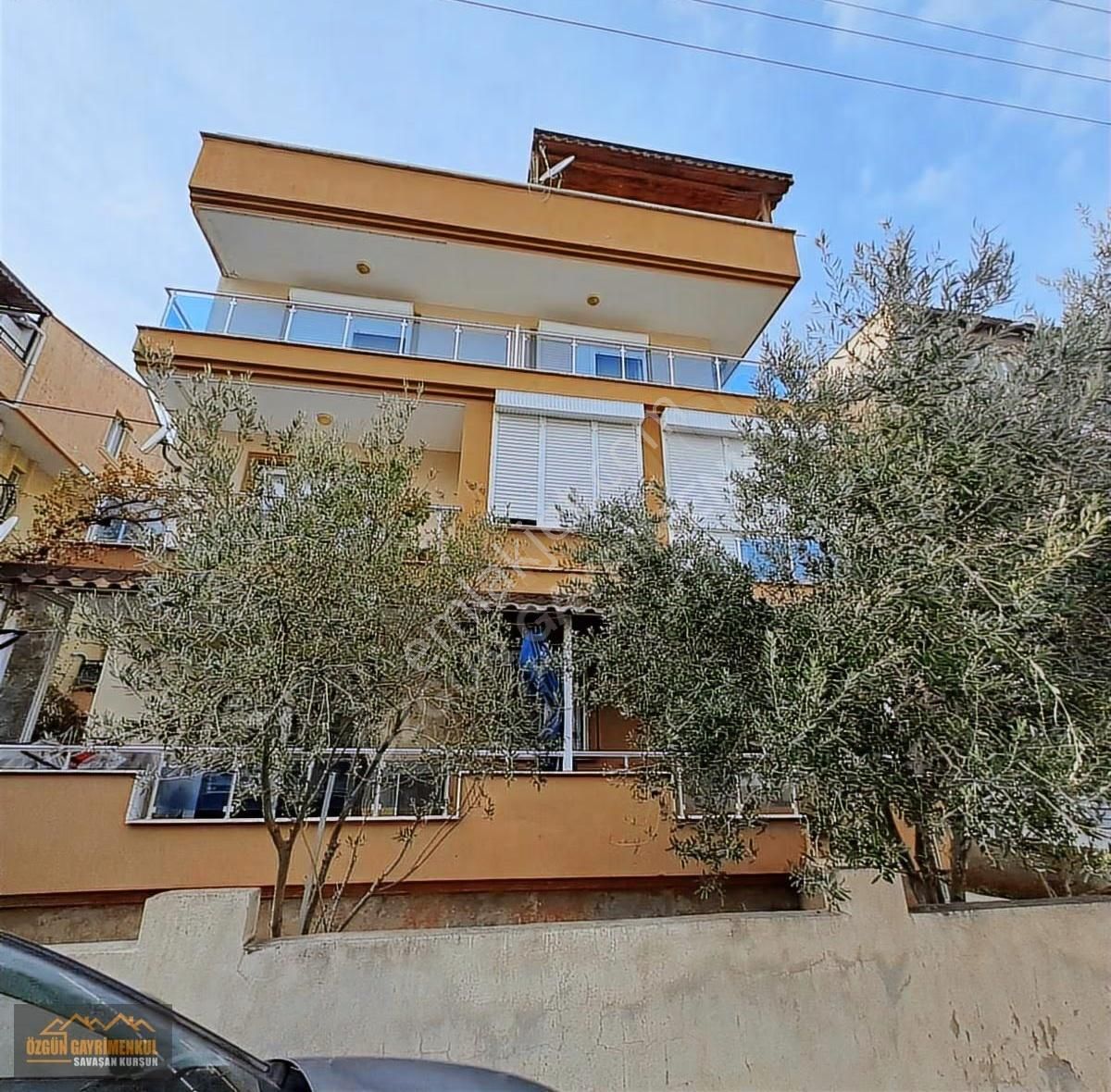 Çandarlı Merkezde Geniş Ferah 3+1 Dubleks Daire