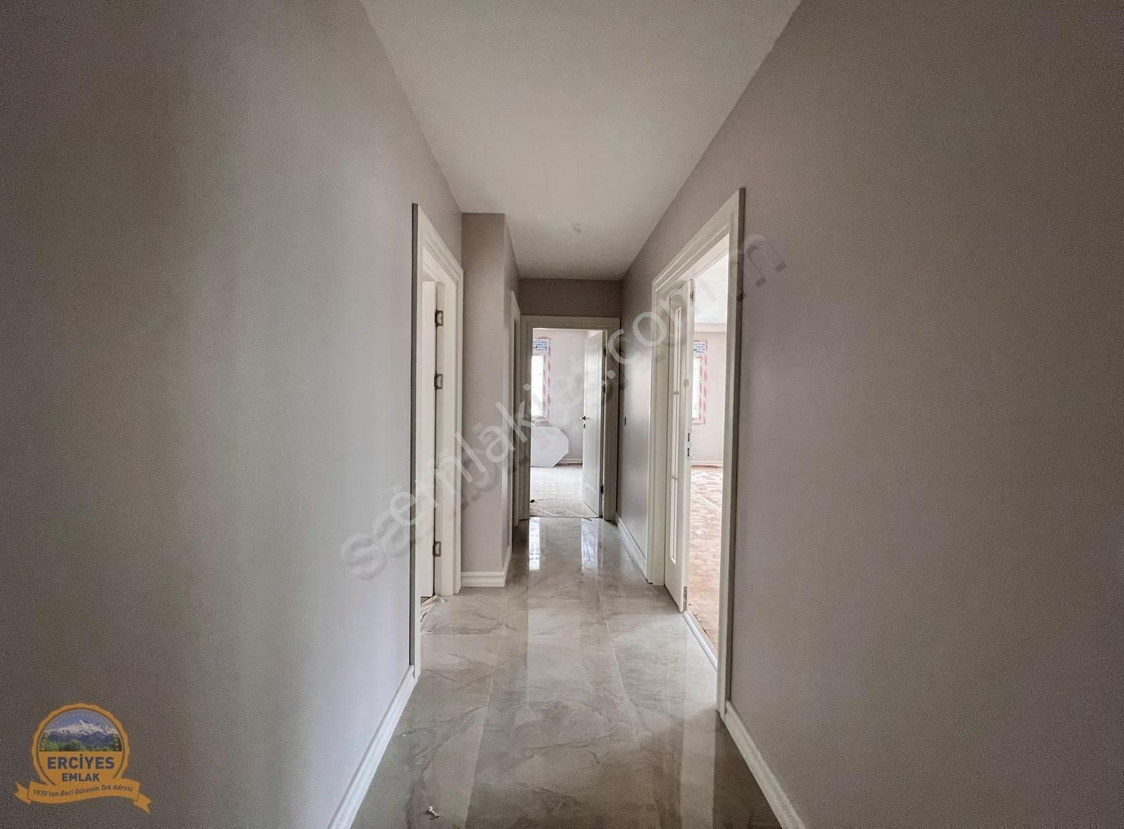 Erciyes'den Erenköyde Yeni Binada 3+1 Balkonlu, Ebeveynli 130 M² - Görsel 4