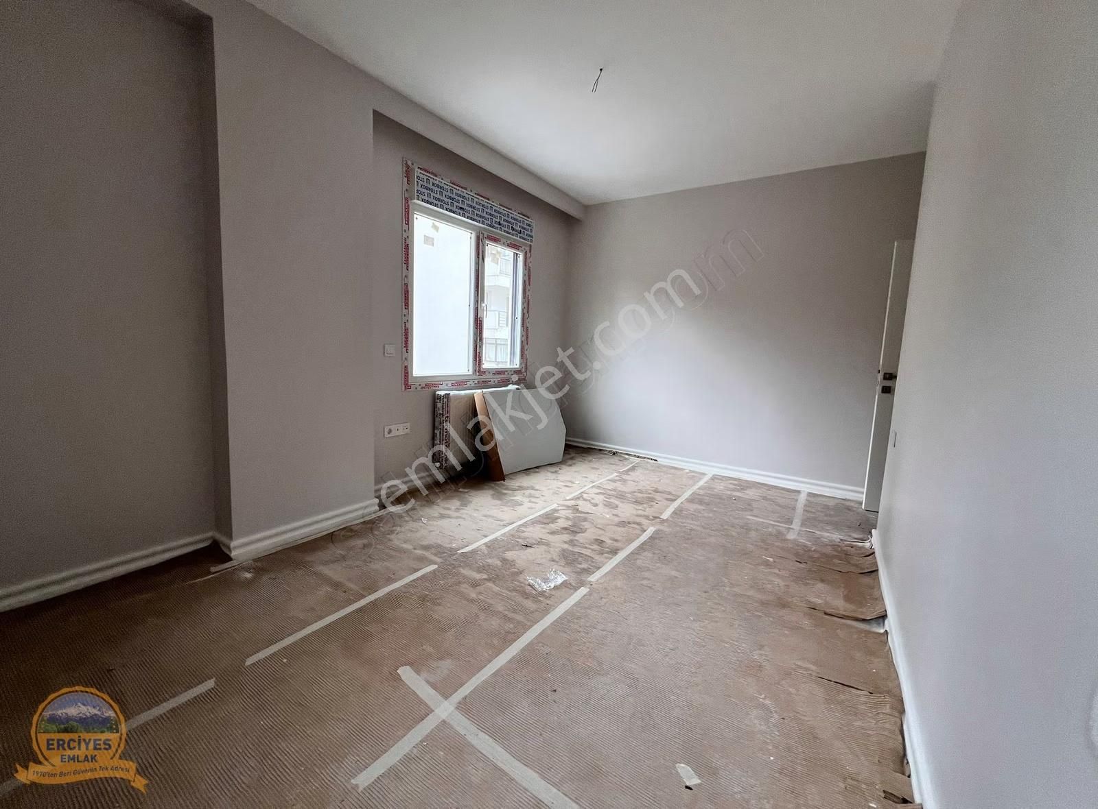 Erciyes'den Erenköyde Yeni Binada 3+1 Balkonlu, Ebeveynli 130 M² - Görsel 10