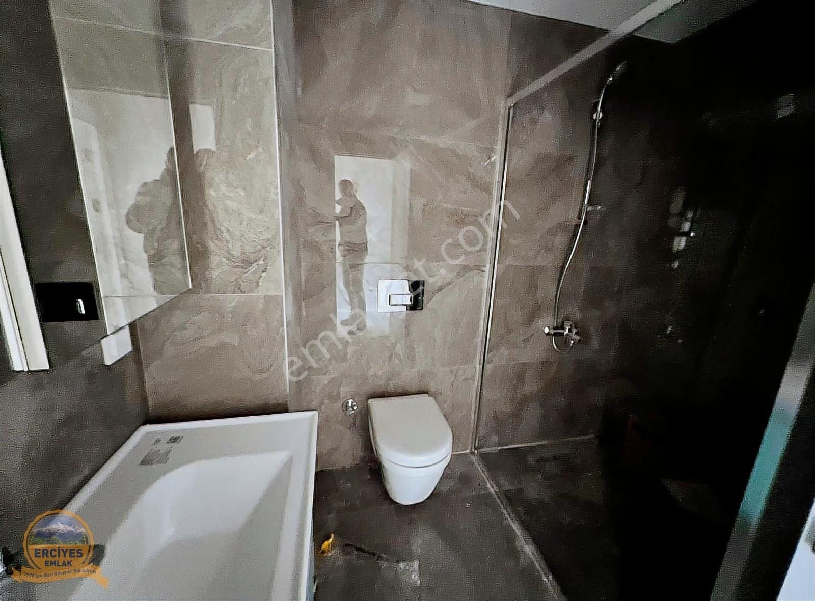 Erciyes'den Erenköyde Yeni Binada 3+1 Balkonlu, Ebeveynli 130 M² - Görsel 11