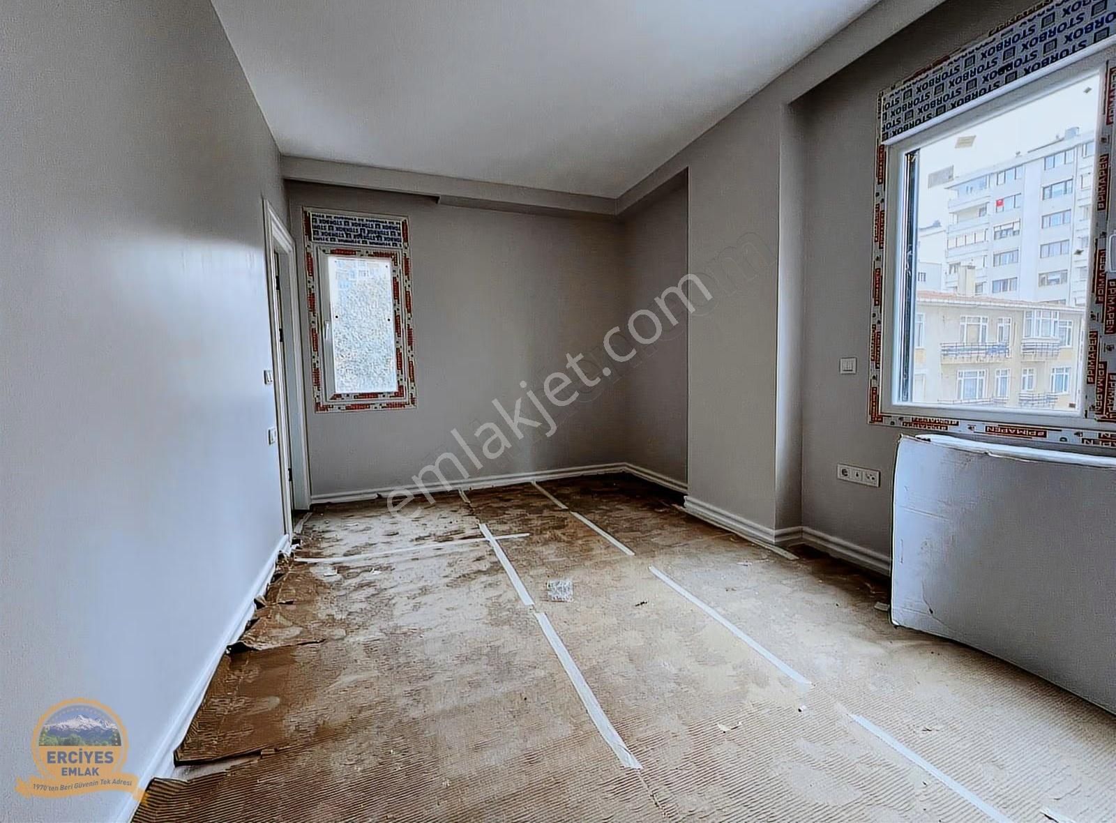 Erciyes'den Erenköyde Yeni Binada 3+1 Balkonlu, Ebeveynli 130 M² - Görsel 6