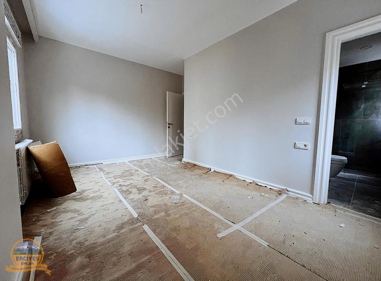 Erciyes'den Erenköyde Yeni Binada 3+1 Balkonlu, Ebeveynli 130 M² - Görsel 8