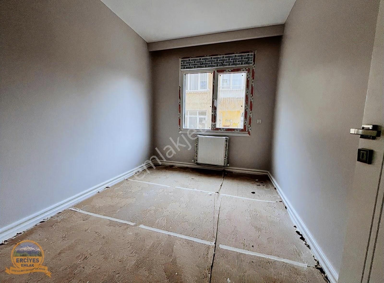 Erciyes'den Erenköyde Yeni Binada 3+1 Balkonlu, Ebeveynli 130 M² - Görsel 24
