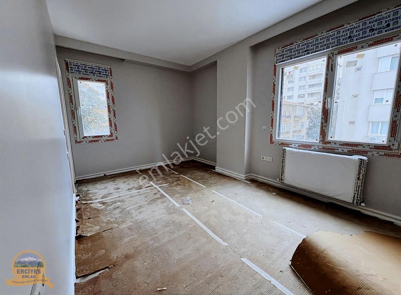 Erciyes'den Erenköyde Yeni Binada 3+1 Balkonlu, Ebeveynli 130 M² - Görsel 21