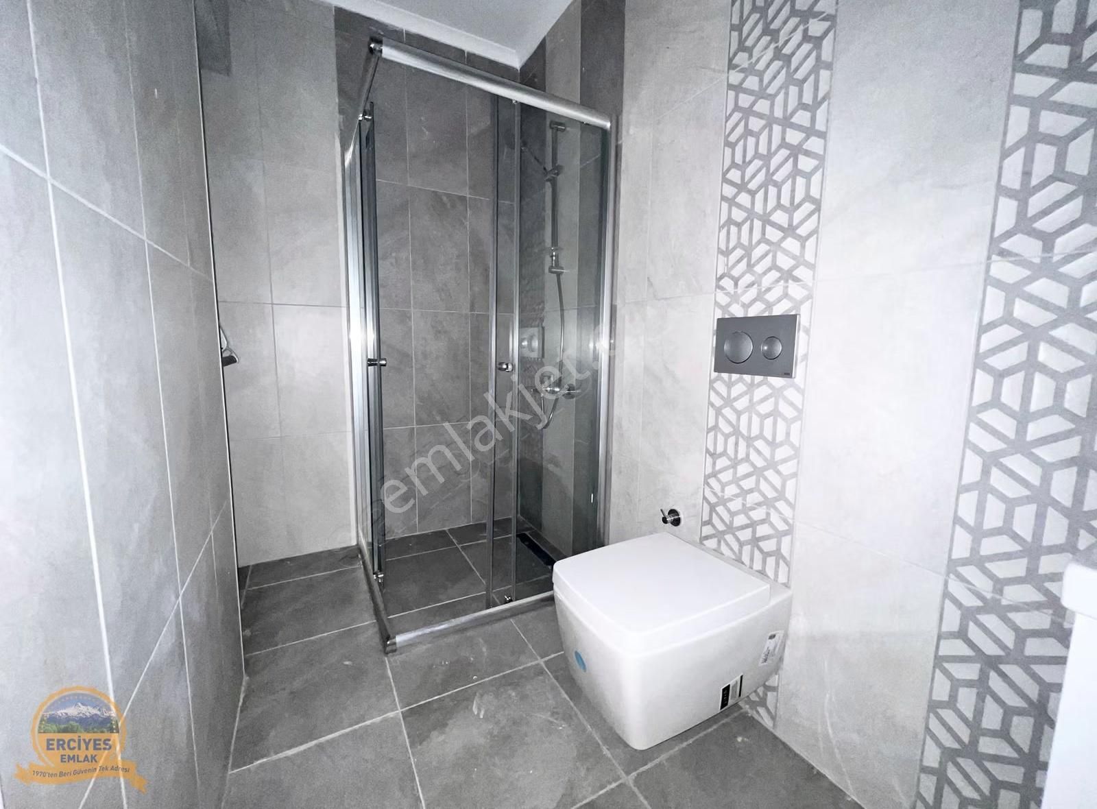 Erciyes'den Erenköyde 2020 Yapımı 4+1 Balkonlu, Ebeveynli 170 M² - Görsel 16