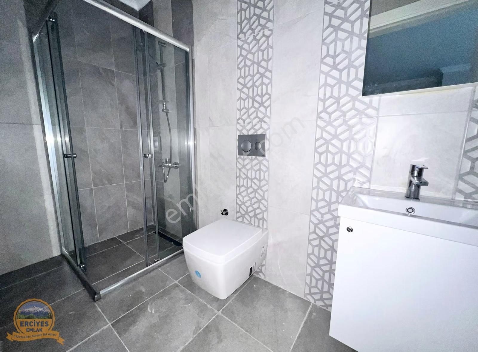 Erciyes'den Erenköyde 2020 Yapımı 4+1 Balkonlu, Ebeveynli 170 M² - Görsel 8