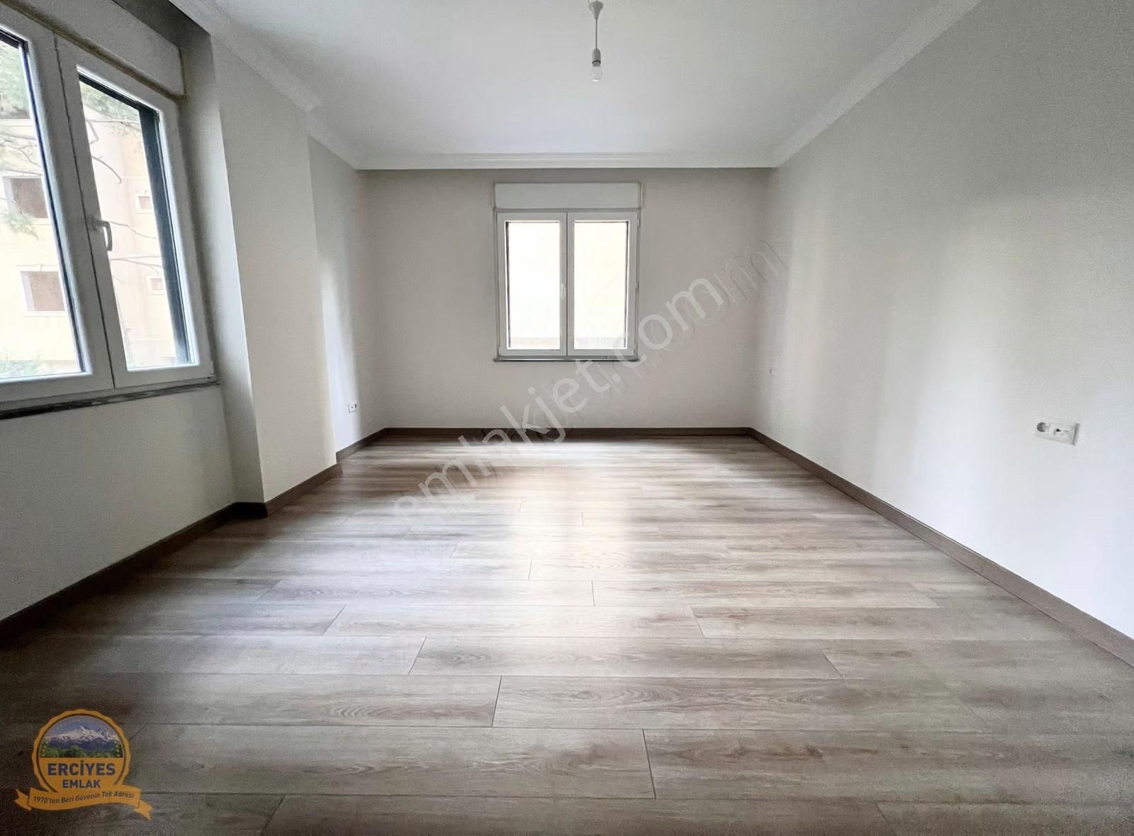 Erciyes'den Erenköyde 2020 Yapımı 4+1 Balkonlu, Ebeveynli 170 M² - Görsel 2