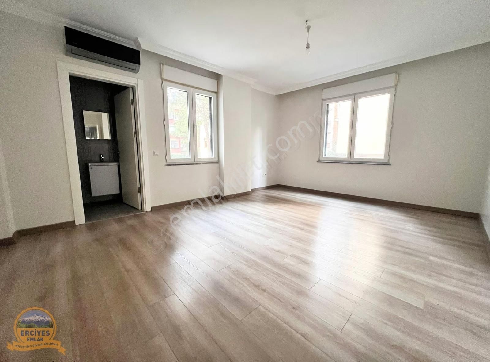 Erciyes'den Erenköyde 2020 Yapımı 4+1 Balkonlu, Ebeveynli 170 M² - Görsel 10