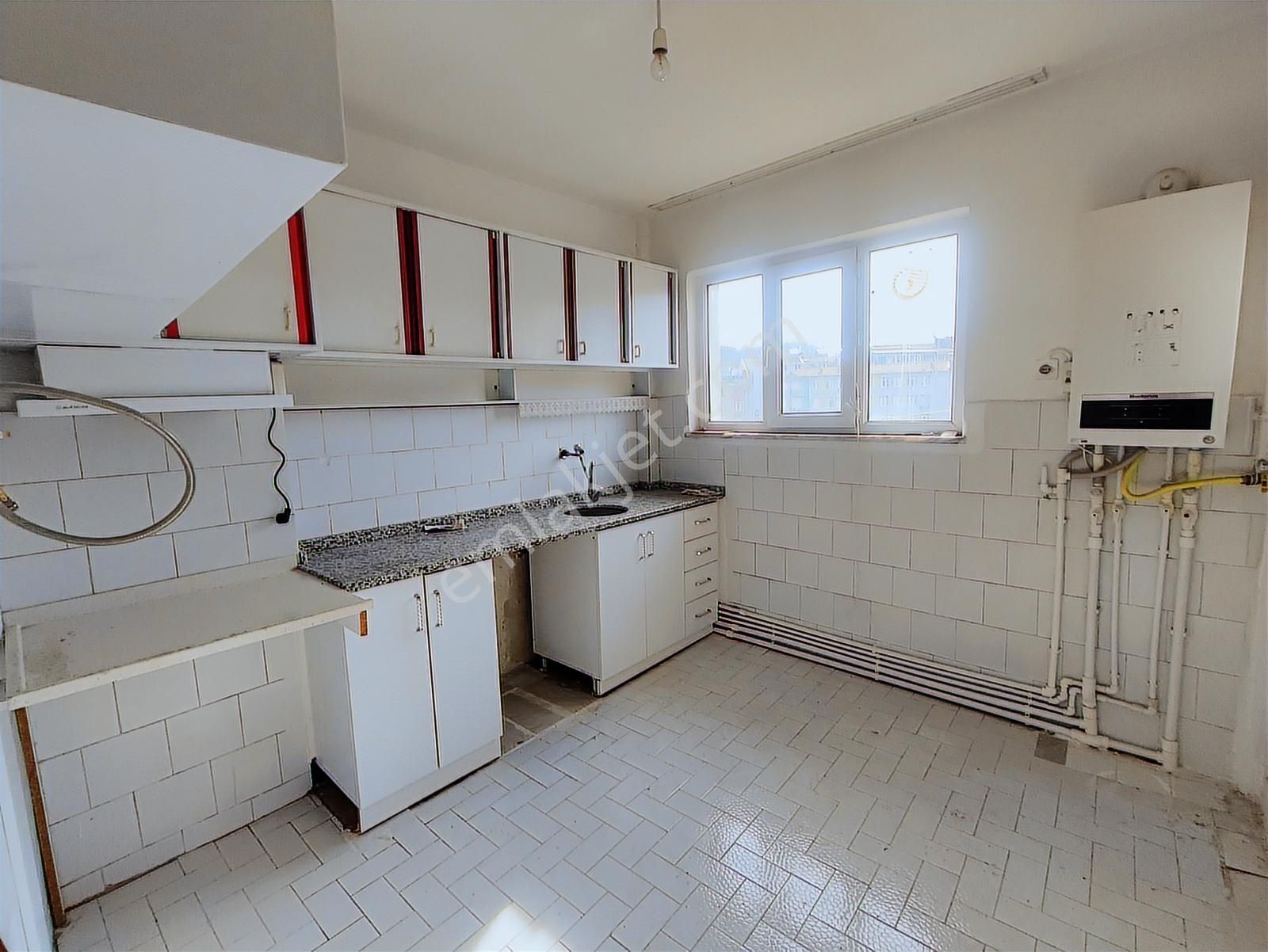 Kastamonu Emlak Gayrimenkul'den Kiralık Çarşı Merkezde 3+1 Daire - Görsel 24