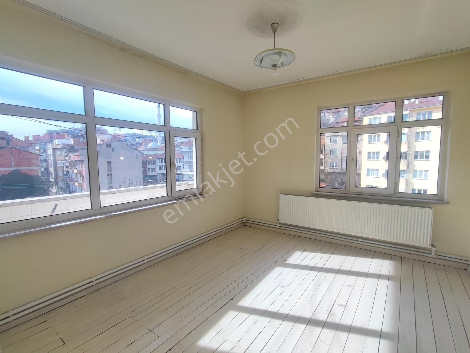 Kastamonu Emlak Gayrimenkul'den Kiralık Çarşı Merkezde 3+1 Daire - Görsel 10