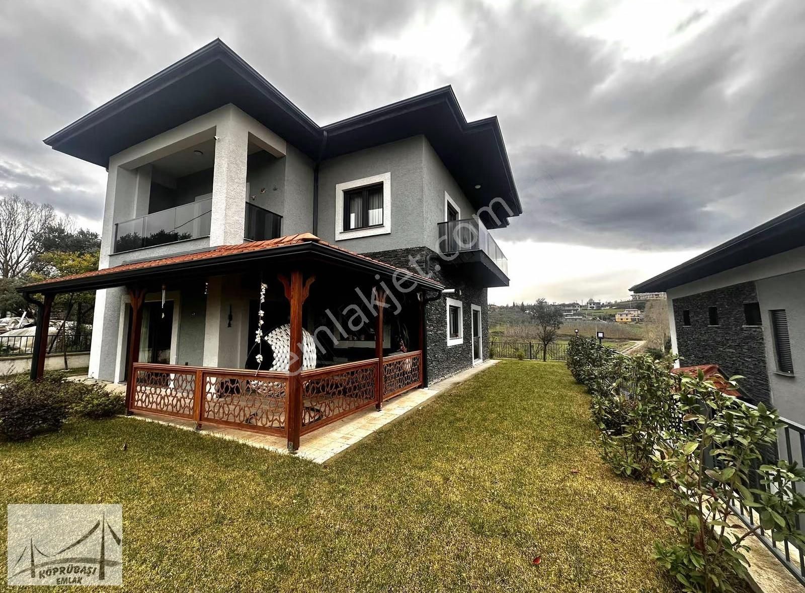 Köprübaşı Emlak Tan Kaytazdere De Satılık Lüks Villa