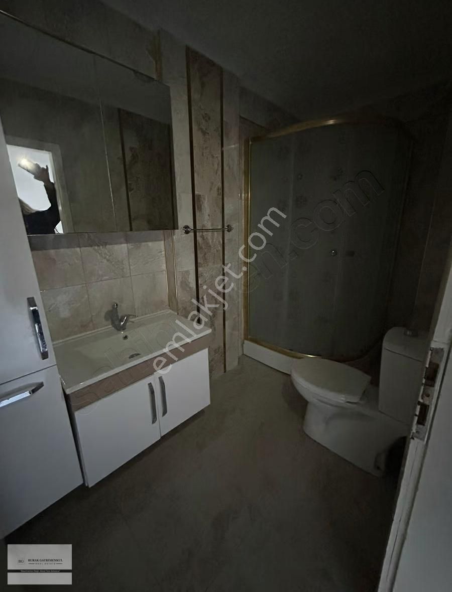 Akşemsettin Mahallesi Ara Kat Boş 3+1 - Görsel 23