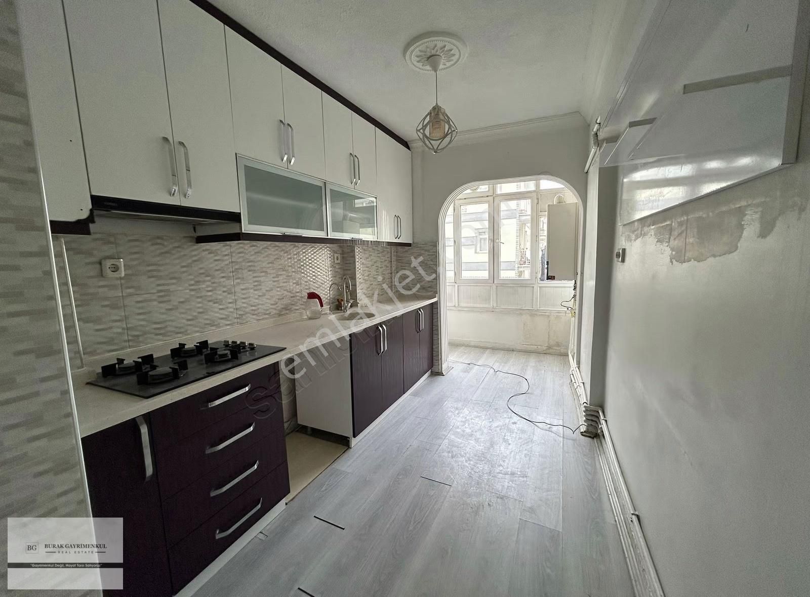 Akşemsettin Mahallesi Ara Kat Boş 3+1 - Görsel 4