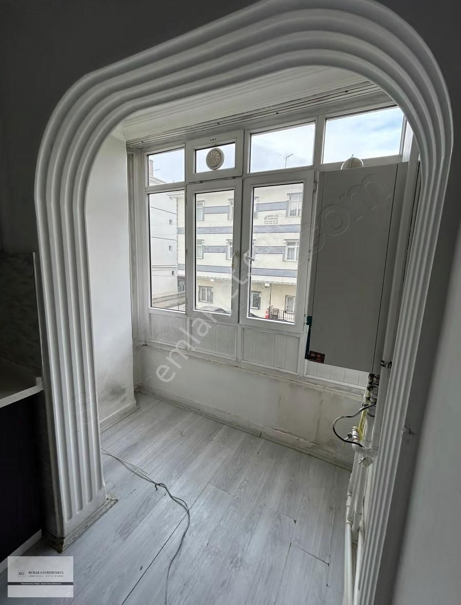 Akşemsettin Mahallesi Ara Kat Boş 3+1 - Görsel 17