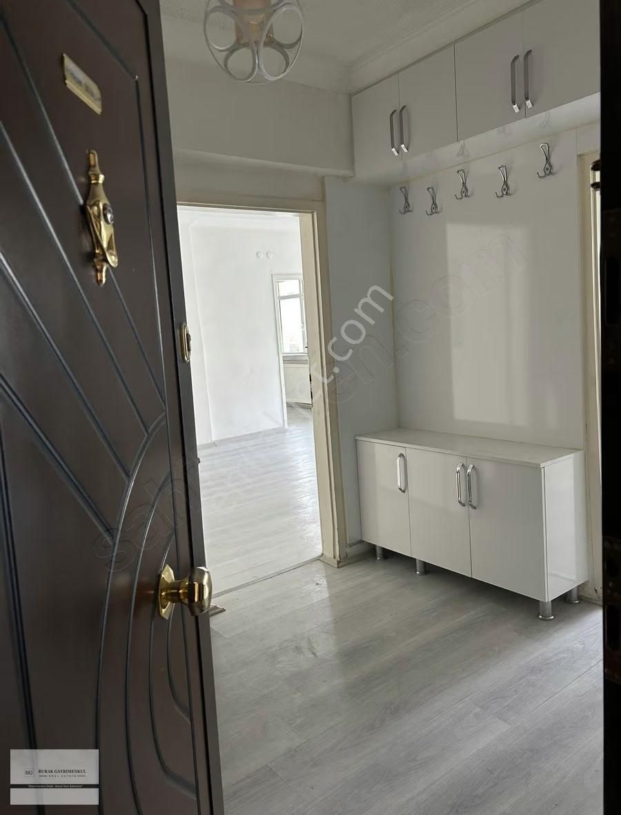 Akşemsettin Mahallesi Ara Kat Boş 3+1 - Görsel 19