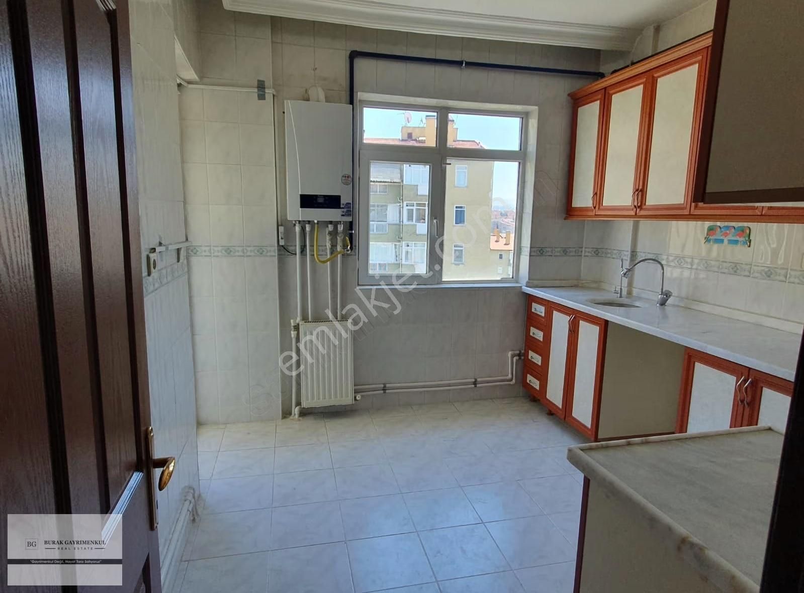 Yatırımcıya Fırsat Mükemmel Lokasyon Metro Yürüme Mesafesinde - Görsel 8