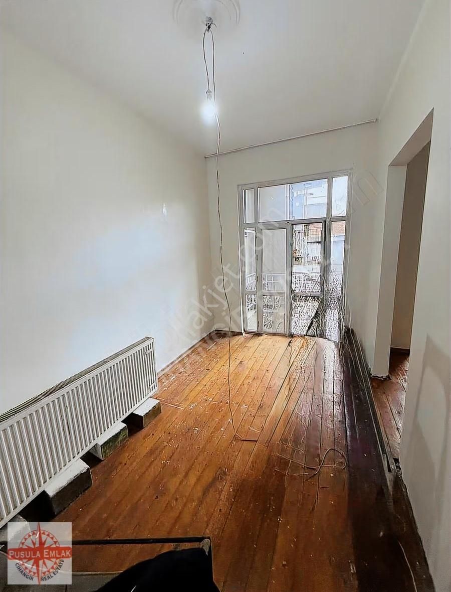 Cihangir Yüksek Tavalı 2+1 Balkonlu - Görsel 3